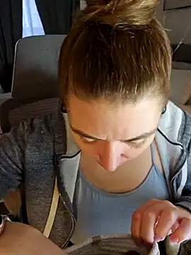 Snapshot of Ellie-L-Elizabeth chatting on February 2025 12:16:01 PM Ellie-L-Elizabeth online show from February 2025 12:16:01 PM