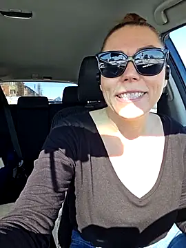 Snapshot of Ellie-L-Elizabeth chatting on February 2025 04:10:02 PM Ellie-L-Elizabeth online show from February 2025 04:10:02 PM