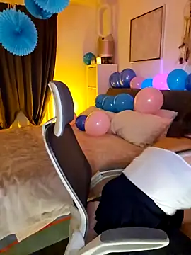 Snapshot of Ellie-L-Elizabeth chatting on March 2025 01:58:01 AM Ellie-L-Elizabeth online show from March 2025 01:58:01 AM