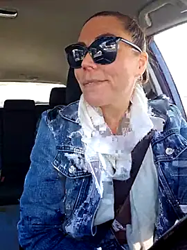 Snapshot of Ellie-L-Elizabeth chatting on March 2025 02:03:01 PM Ellie-L-Elizabeth online show from March 2025 02:03:01 PM