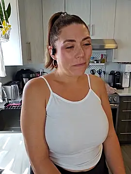 Snapshot of Ellie-L-Elizabeth chatting on September 2025 04:28:02 PM Ellie-L-Elizabeth online show from September 2025 04:28:02 PM