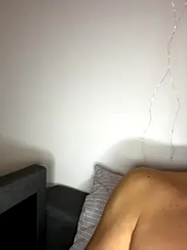 Andreashow online show from November 2025 01:04:02 AM