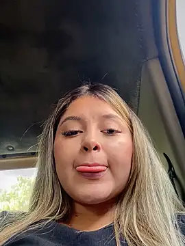 lunablossom  online show from October 2025 08:15:01 PM