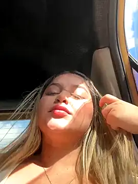 lunablossom  online show from October 2025 08:09:01 PM