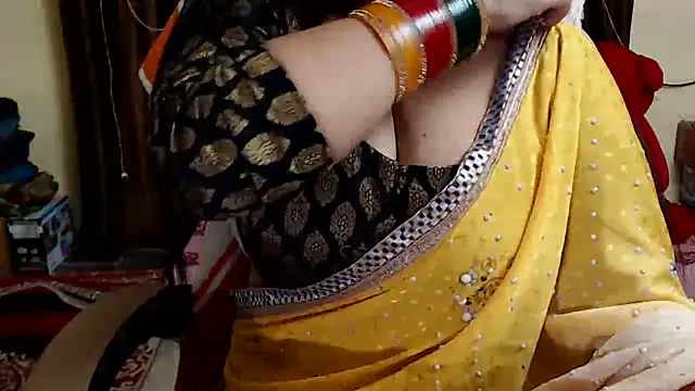 Snapshot of Naughty_Kashish chatting on December 2024 06:00:02 AM Naughty Kashish online show from December 2024 06:00:02 AM
