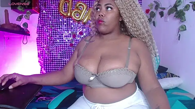 niawk  online show from October 2025 01:44:02 PM