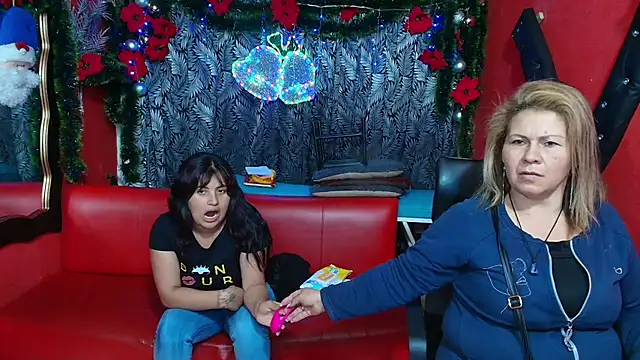 lesbiancuple online show from January 2025 12:24:01 AM