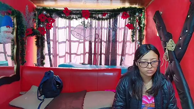 lesbiancuple online show from January 2025 01:35:01 PM