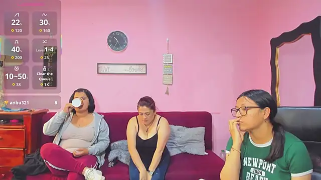 lesbiancuple online show from October 2025 03:35:01 PM