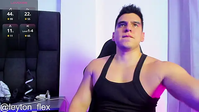 Snapshot of leyton_flex chatting on October 2025 11:24:02 PM leyton flex online show from October 2025 11:24:02 PM