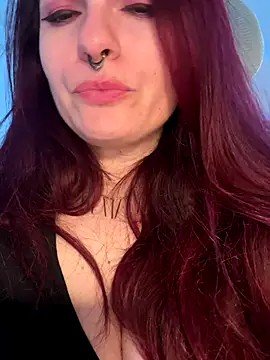 Snapshot of LunaMoongirl chatting on November 2025 03:55:01 PM LunaMoongirl online show from November 2025 03:55:01 PM