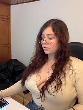 Snapshot of kayortiiz chatting on October 2025 02:03:02 AM kayortiiz online show from October 2025 02:03:02 AM