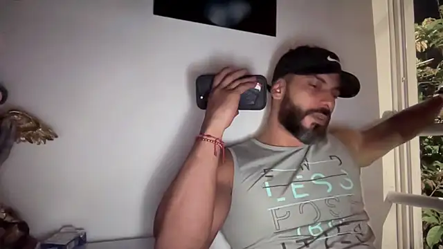 Snapshot of romeolovedark chatting on October 2025 02:08:02 AM romeolovedark online show from October 2025 02:08:02 AM