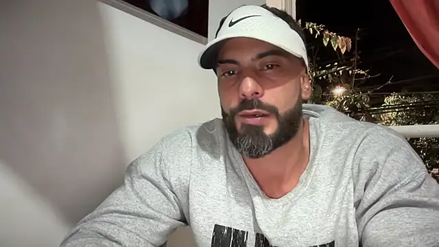 Snapshot of romeolovedark chatting on October 2025 02:44:01 AM romeolovedark online show from October 2025 02:44:01 AM