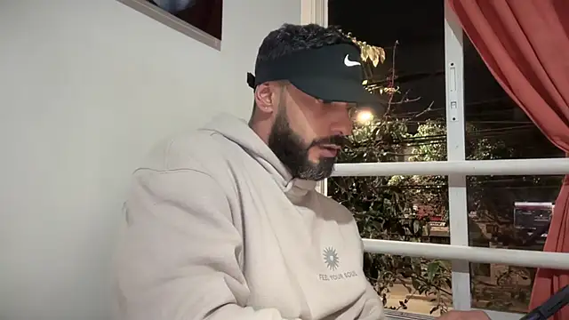 Snapshot of romeolovedark chatting on October 2025 06:47:01 AM romeolovedark online show from October 2025 06:47:01 AM