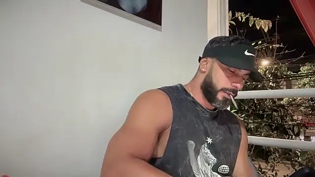 Snapshot of romeolovedark chatting on November 2025 03:19:01 AM romeolovedark online show from November 2025 03:19:01 AM