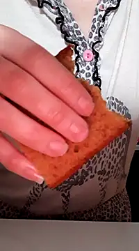 Moi Lina online show from January 2025 01:52:02 PM