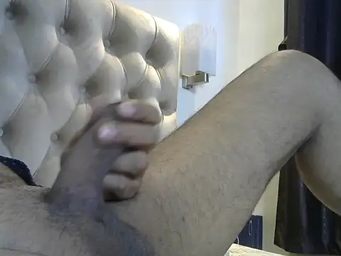 Snapshot of RANIRADHIK chatting on October 2025 07:43:01 AM RANIRADHIK online show from October 2025 07:43:01 AM