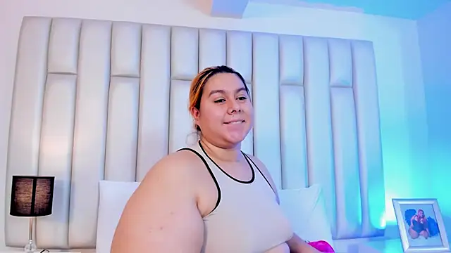 aandreaperez online show from February 2025 11:33:02 AM