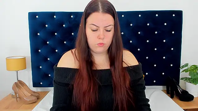 Snapshot of EvaLick chatting on October 2025 06:25:01 AM EvaLick online show from October 2025 06:25:01 AM