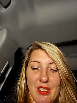 Snapshot of SheIsSomething chatting on January 2025 02:15:01 AM SheIsSomething online show from January 2025 02:15:01 AM