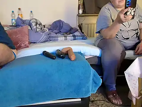 HotBiPaar online show from November 2025 08:09:01 PM