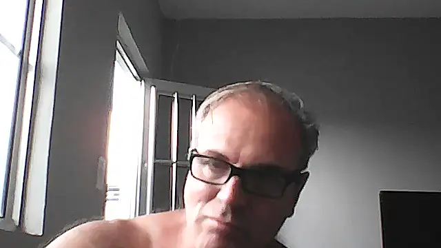 eduar570 online show from February 2025 10:58:02 AM