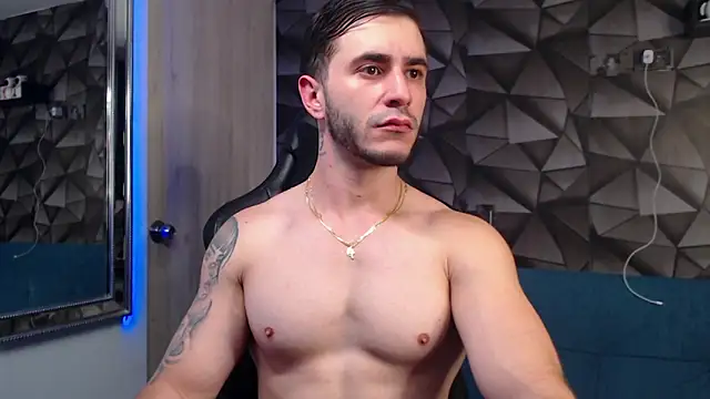 Snapshot of Latino_stud4u chatting on November 2025 12:54:01 AM Latino stud4u online show from November 2025 12:54:01 AM