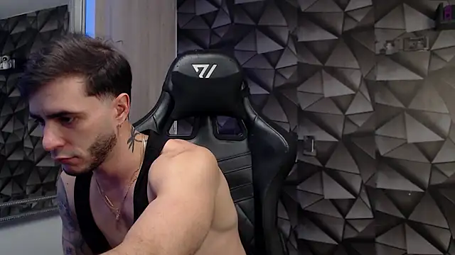 Snapshot of Latino_stud4u chatting on November 2025 11:15:01 PM Latino stud4u online show from November 2025 11:15:01 PM