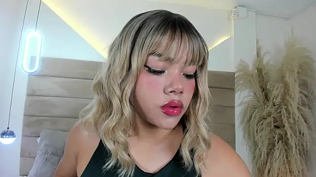 ValerieDiaz  online show from October 2025 12:17:02 PM