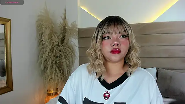 ValerieDiaz  online show from October 2025 12:16:01 PM