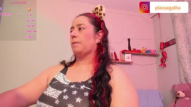 Snapshot of agathaxxx-69 chatting on February 2025 06:53:01 PM agathaxxx-69 online show from February 2025 06:53:01 PM