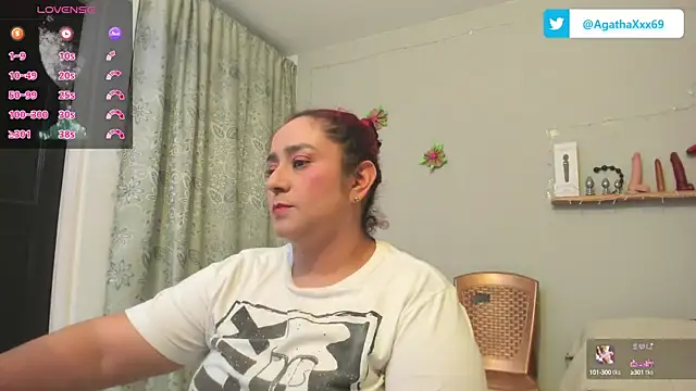 Snapshot of agathaxxx-69 chatting on February 2025 08:13:01 PM agathaxxx-69 online show from February 2025 08:13:01 PM