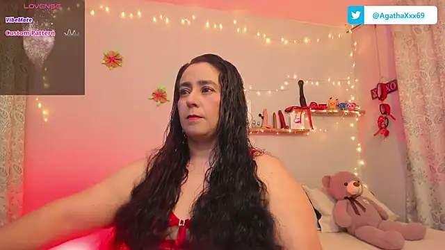 Snapshot of agathaxxx-69 chatting on February 2025 07:38:01 PM agathaxxx-69 online show from February 2025 07:38:01 PM