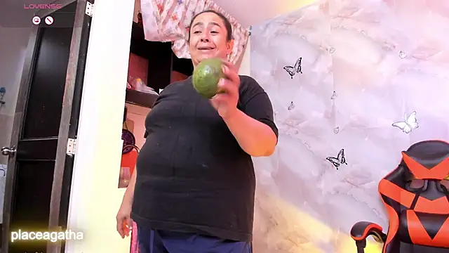 Snapshot of agathaxxx-69 chatting on October 2025 04:39:02 PM agathaxxx-69 online show from October 2025 04:39:02 PM