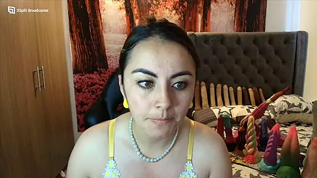 Snapshot of sofia23dirty chatting on October 2025 03:44:02 PM sofia23dirty online show from October 2025 03:44:02 PM