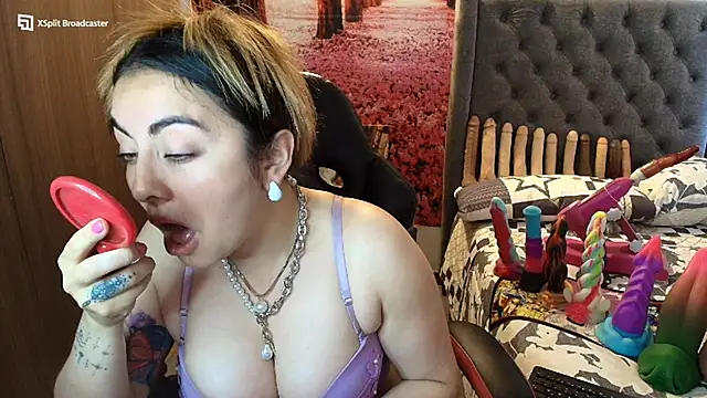 Snapshot of sofia23dirty chatting on October 2025 08:31:02 PM sofia23dirty online show from October 2025 08:31:02 PM