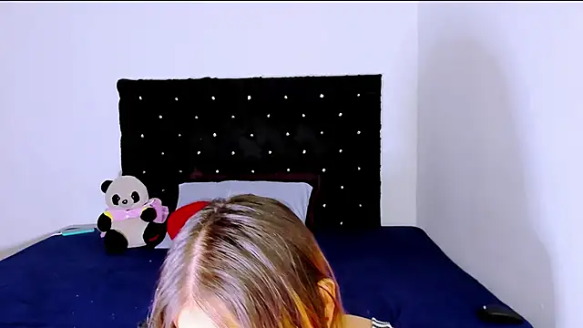 Snapshot of valen_colombian69 chatting on December 2024 05:29:02 PM valen colombian69 online show from December 2024 05:29:02 PM