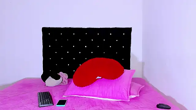 Snapshot of valen_colombian69 chatting on January 2025 06:22:02 AM valen colombian69 online show from January 2025 06:22:02 AM