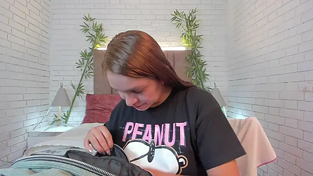 Snapshot of miataylorr1 chatting on January 2025 06:38:01 PM miataylorr1 online show from January 2025 06:38:01 PM