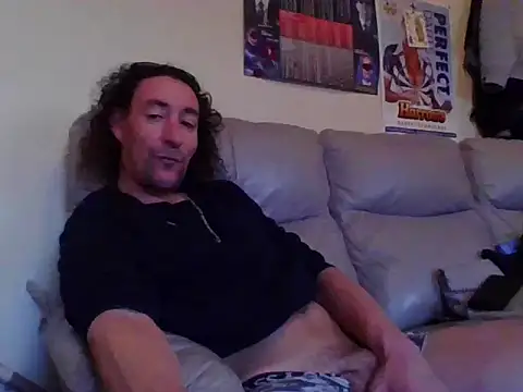 Snapshot of slick_tee chatting on February 2025 03:26:01 PM slick tee online show from February 2025 03:26:01 PM