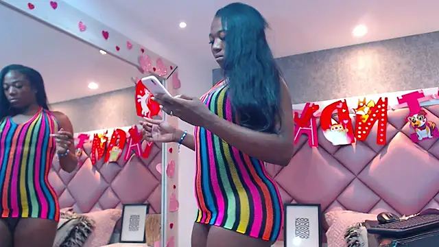 Snapshot of DanielaDuff chatting on October 2025 07:56:01 PM DanielaDuff online show from October 2025 07:56:01 PM