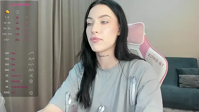 JenniferQueen11 online show from December 2024 05:39:01 PM