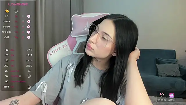 JenniferQueen11 online show from December 2024 06:42:02 PM