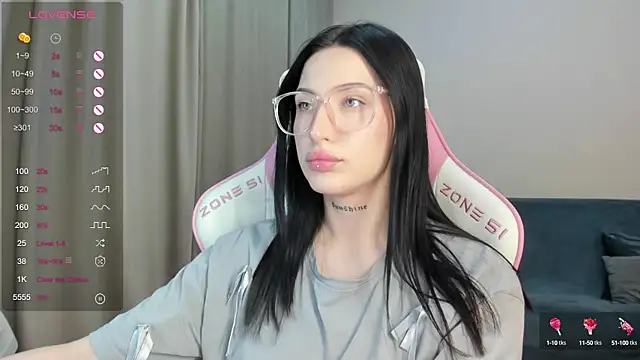 JenniferQueen11 online show from December 2024 09:48:01 PM