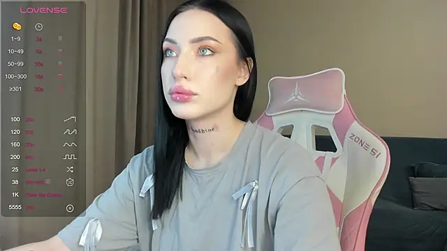 JenniferQueen11 online show from December 2024 02:06:02 PM