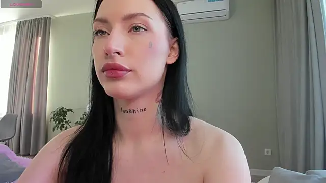 Snapshot of JenniferQueen11 chatting on September 2025 02:16:01 AM JenniferQueen11 online show from September 2025 02:16:01 AM