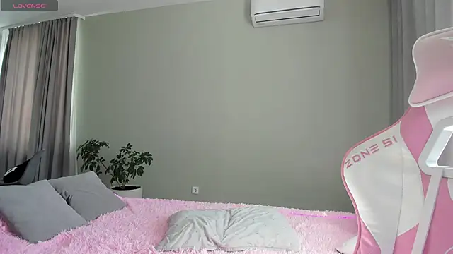 Snapshot of JenniferQueen11 chatting on September 2025 07:57:01 AM JenniferQueen11 online show from September 2025 07:57:01 AM