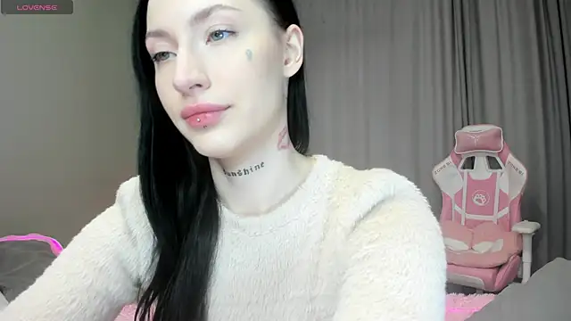 Snapshot of JenniferQueen11 chatting on October 2025 09:18:02 AM JenniferQueen11 online show from October 2025 09:18:02 AM