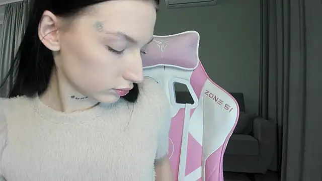 Snapshot of JenniferQueen11 chatting on October 2025 11:57:02 AM JenniferQueen11 online show from October 2025 11:57:02 AM